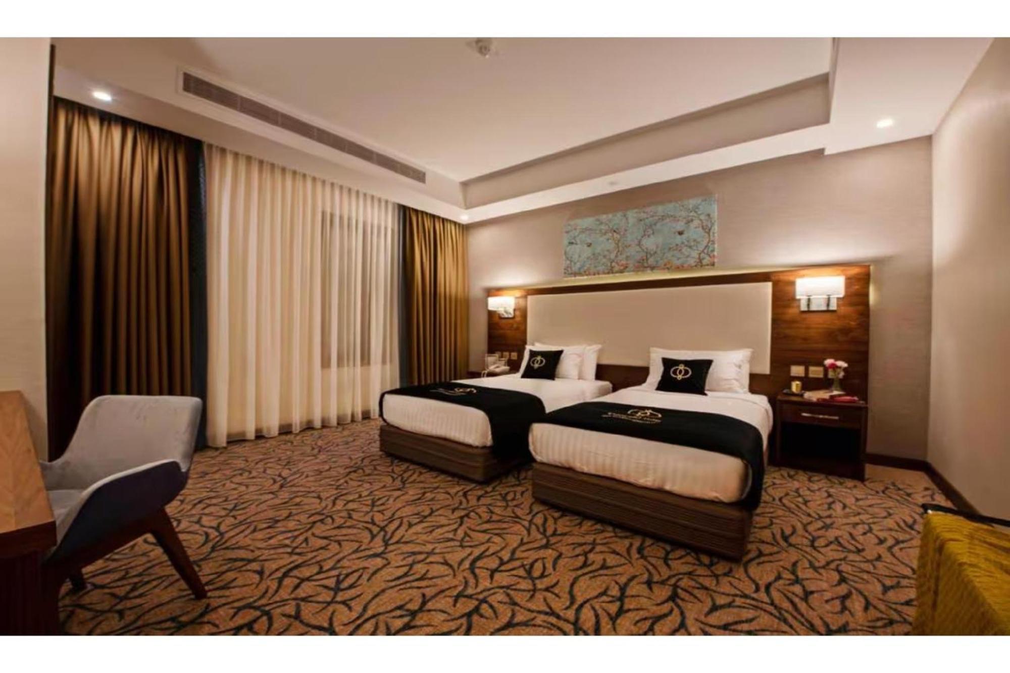 Sunday Emerald Hotel Jeddah