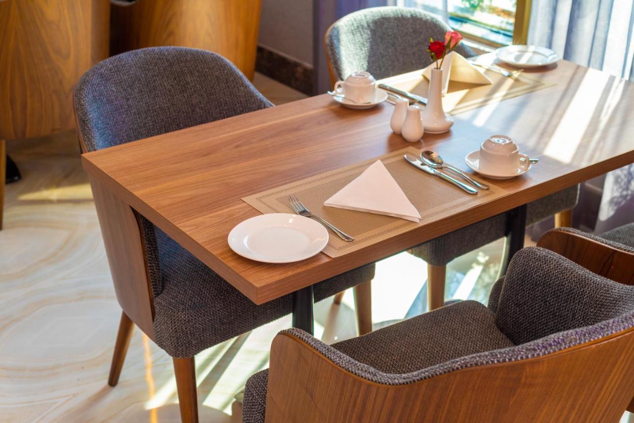 Sunday Emerald Hotel 4*