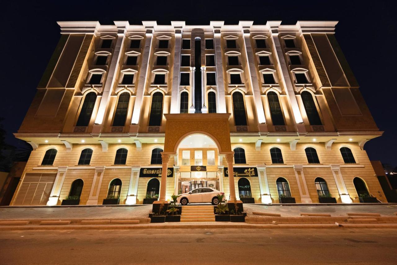 Sunday Emerald Hotel 4*