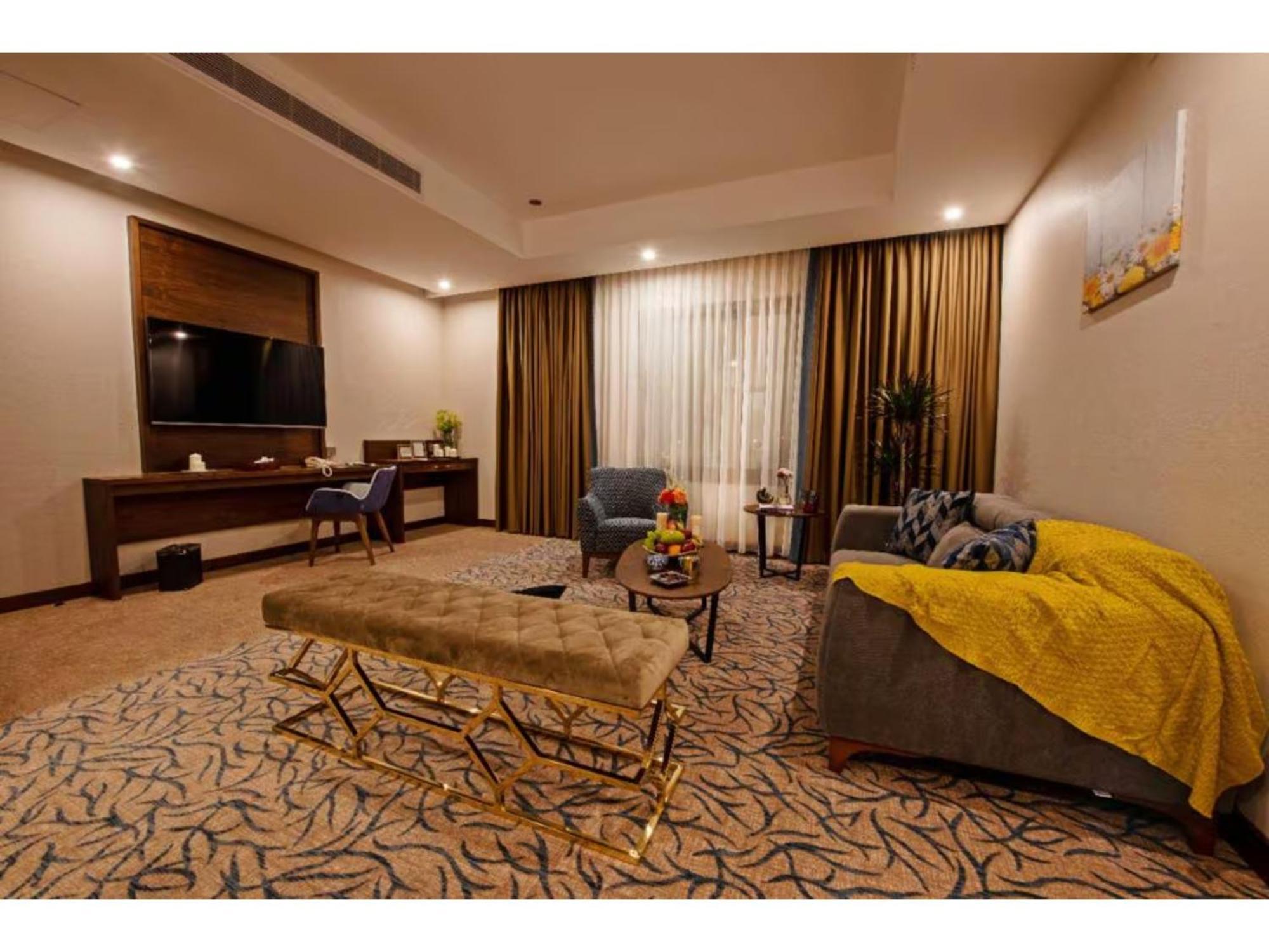 Hotel Sunday Emerald
