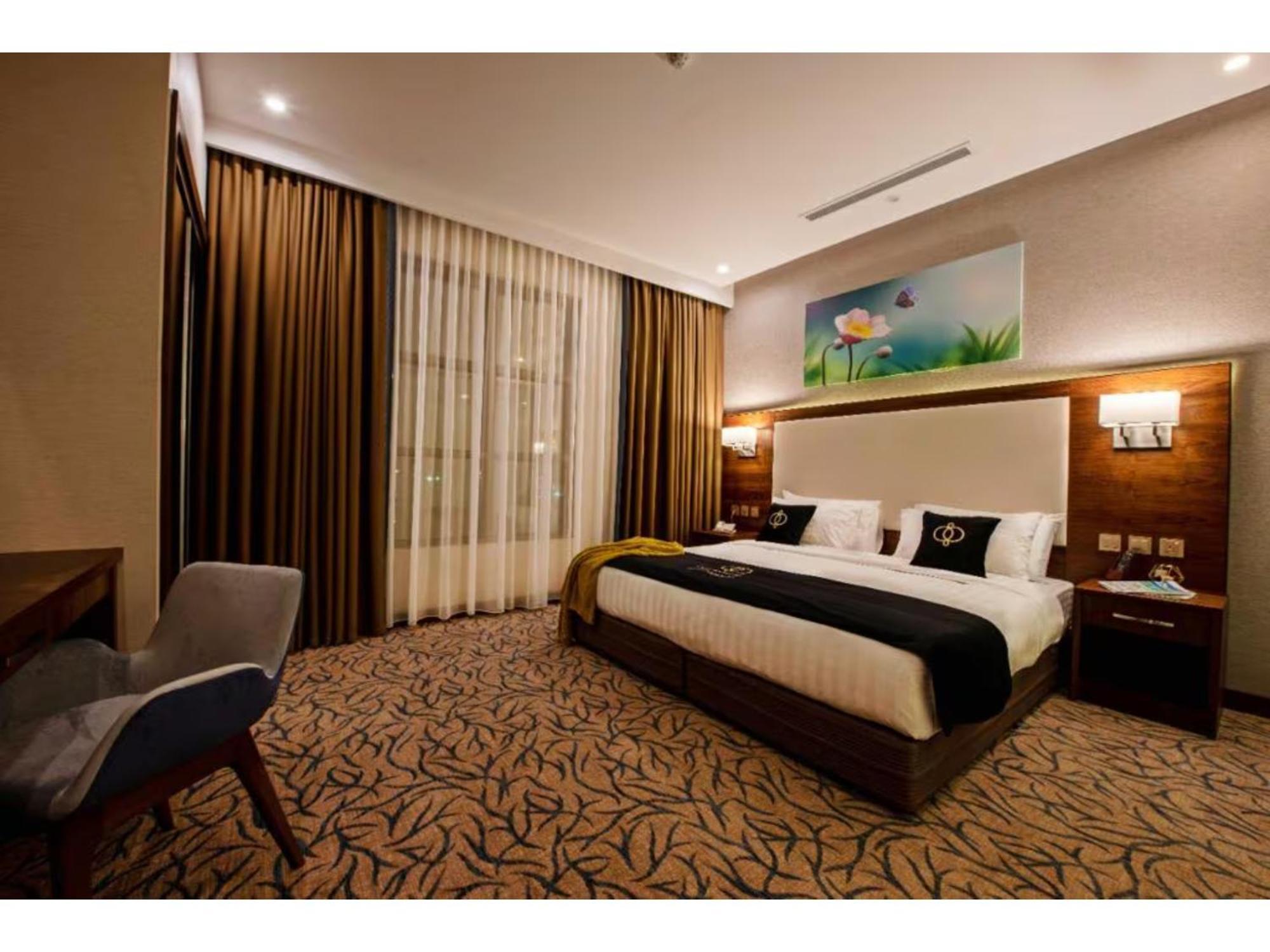 Sunday Emerald Hotel 4*