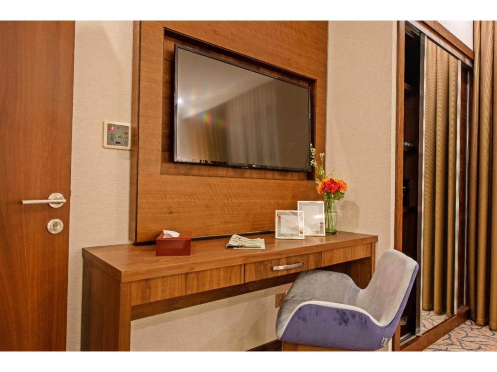 Sunday Emerald Hotel Jeddah