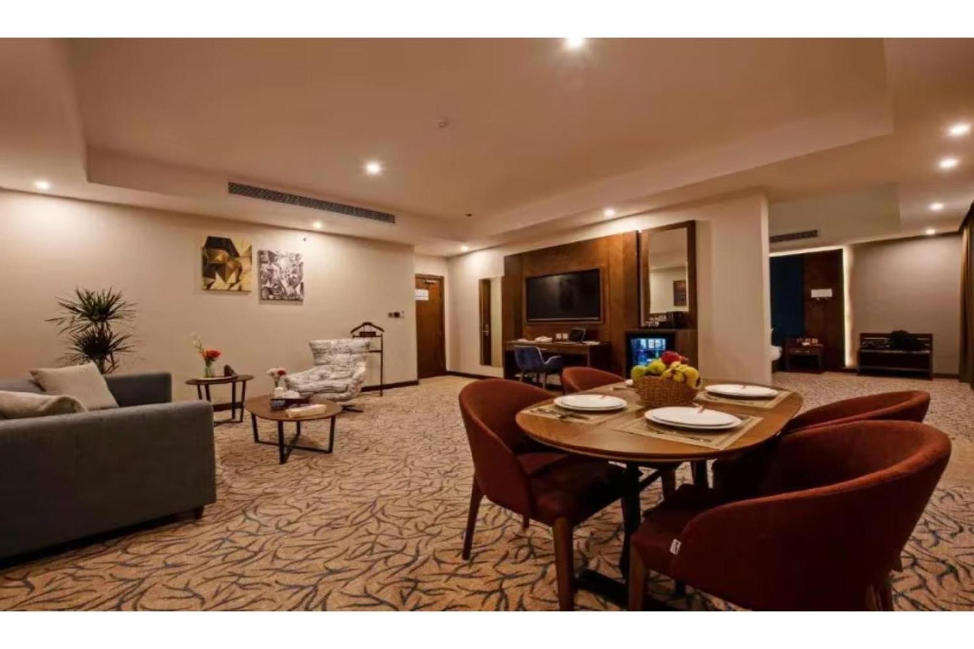 Hotel Sunday Emerald Jeddah