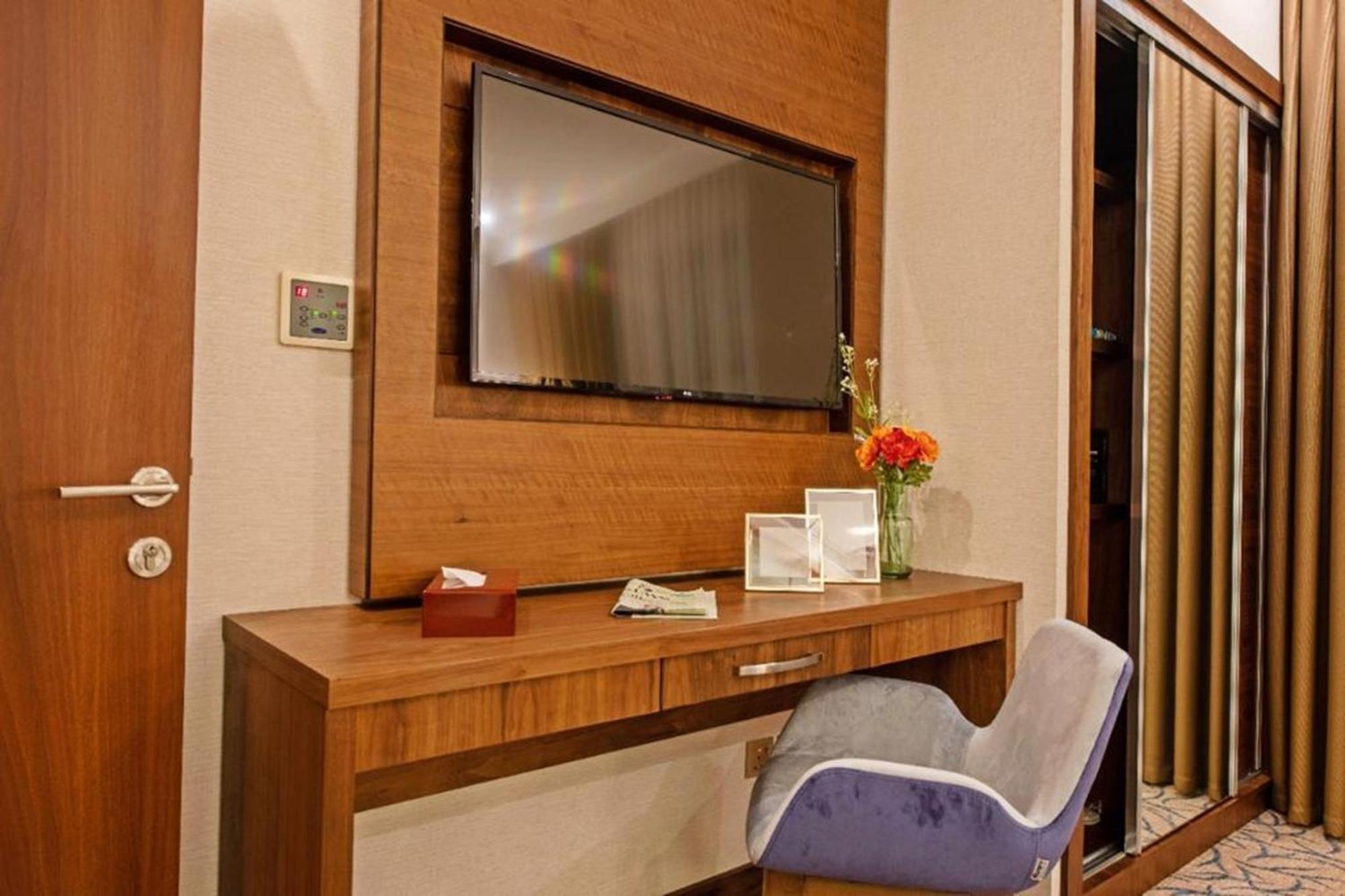 Hotel Sunday Emerald