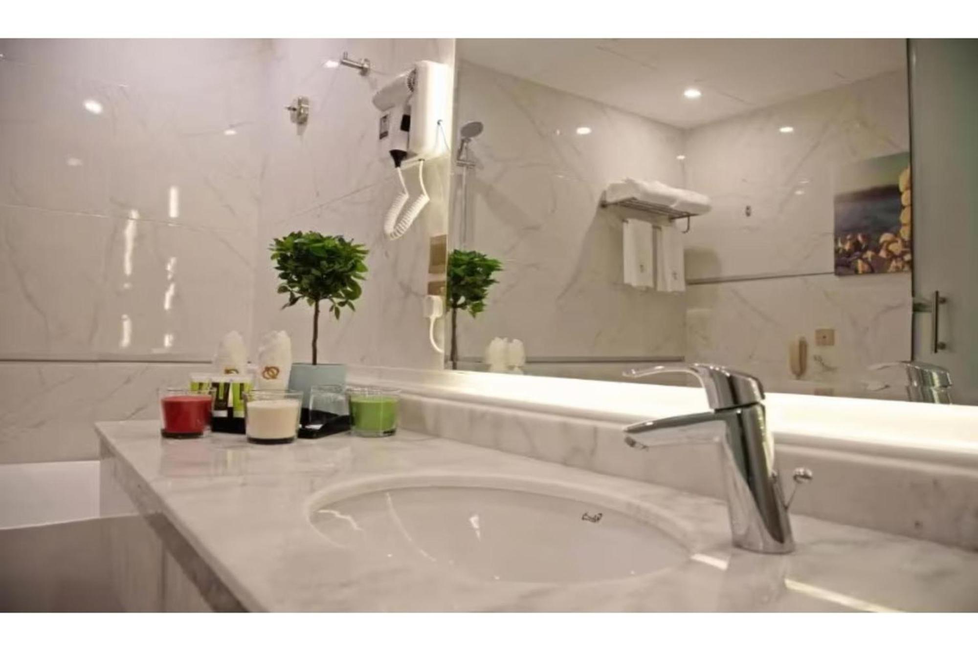 Hotel Sunday Emerald 4*
