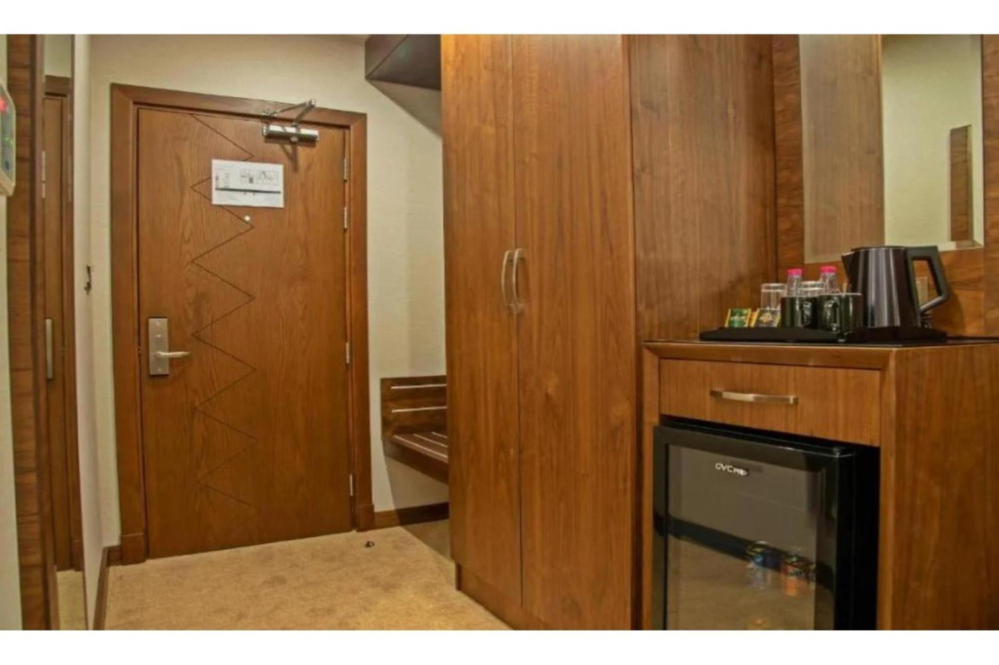 Sunday Emerald Hotel 4*